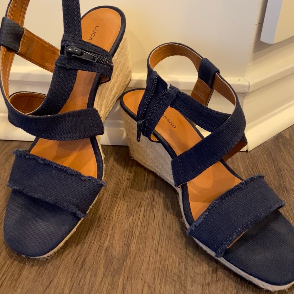 Lucky Brand Women's Navy Wedge Sandals